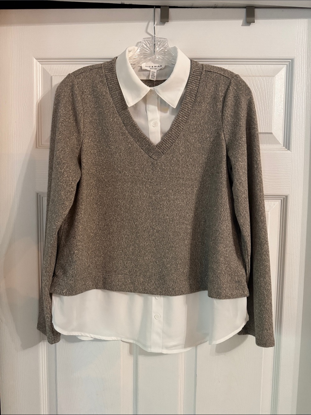 Rio & Rian Gray Faux-Layered V-Neck Pullover Blouse